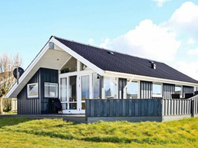Two-Bedroom Holiday home in Lemvig 1